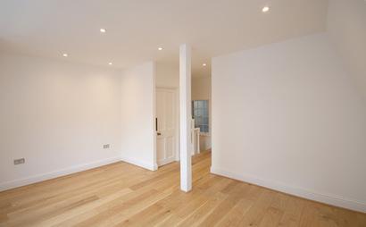 Dedicated office (6 desks) Dedicated office (6 desks)