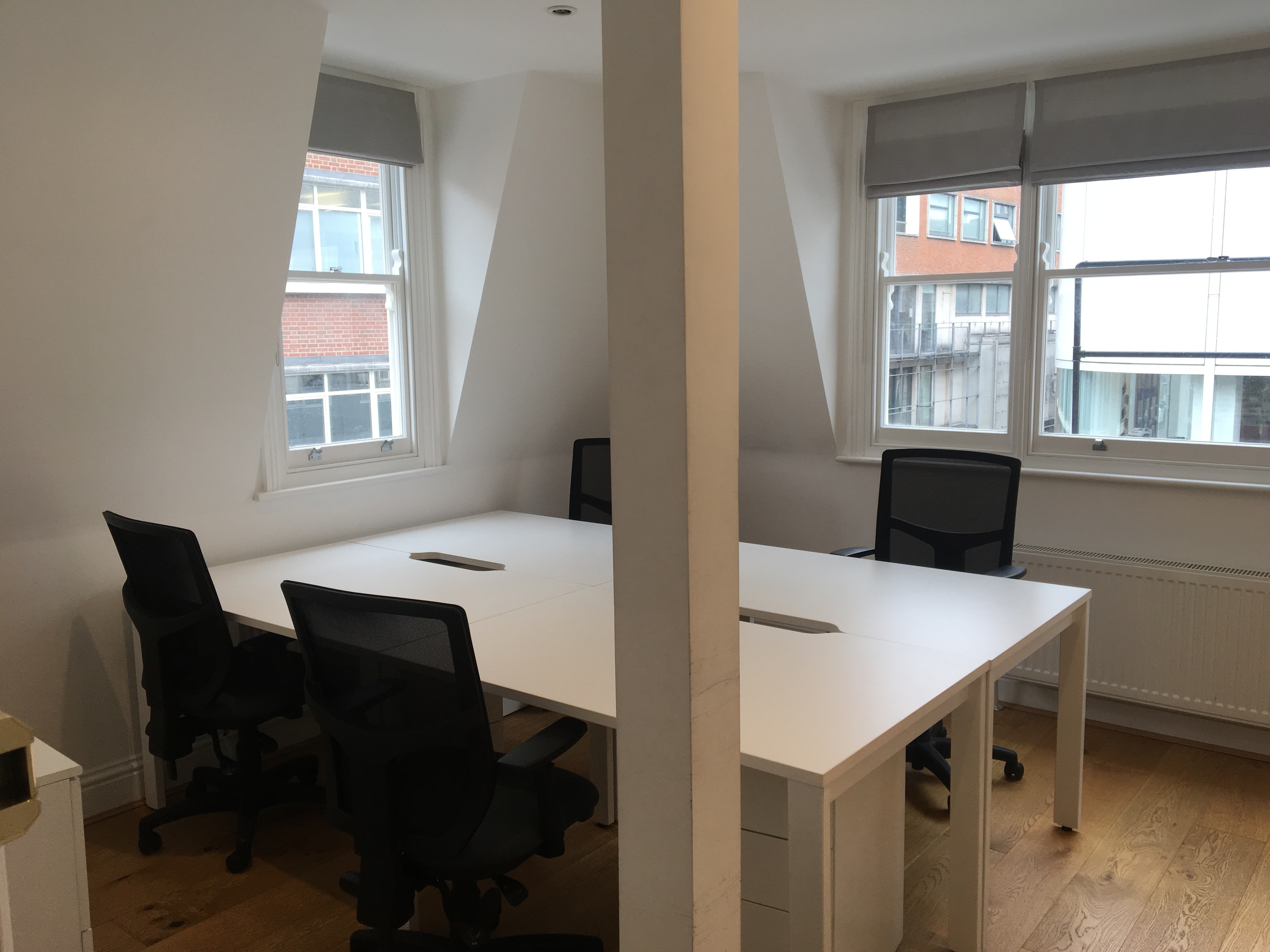 Dedicated office (6 desks)