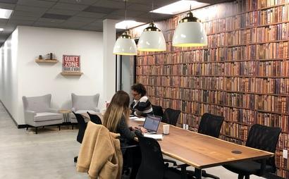 Co-Working Desk Co-Working Desk