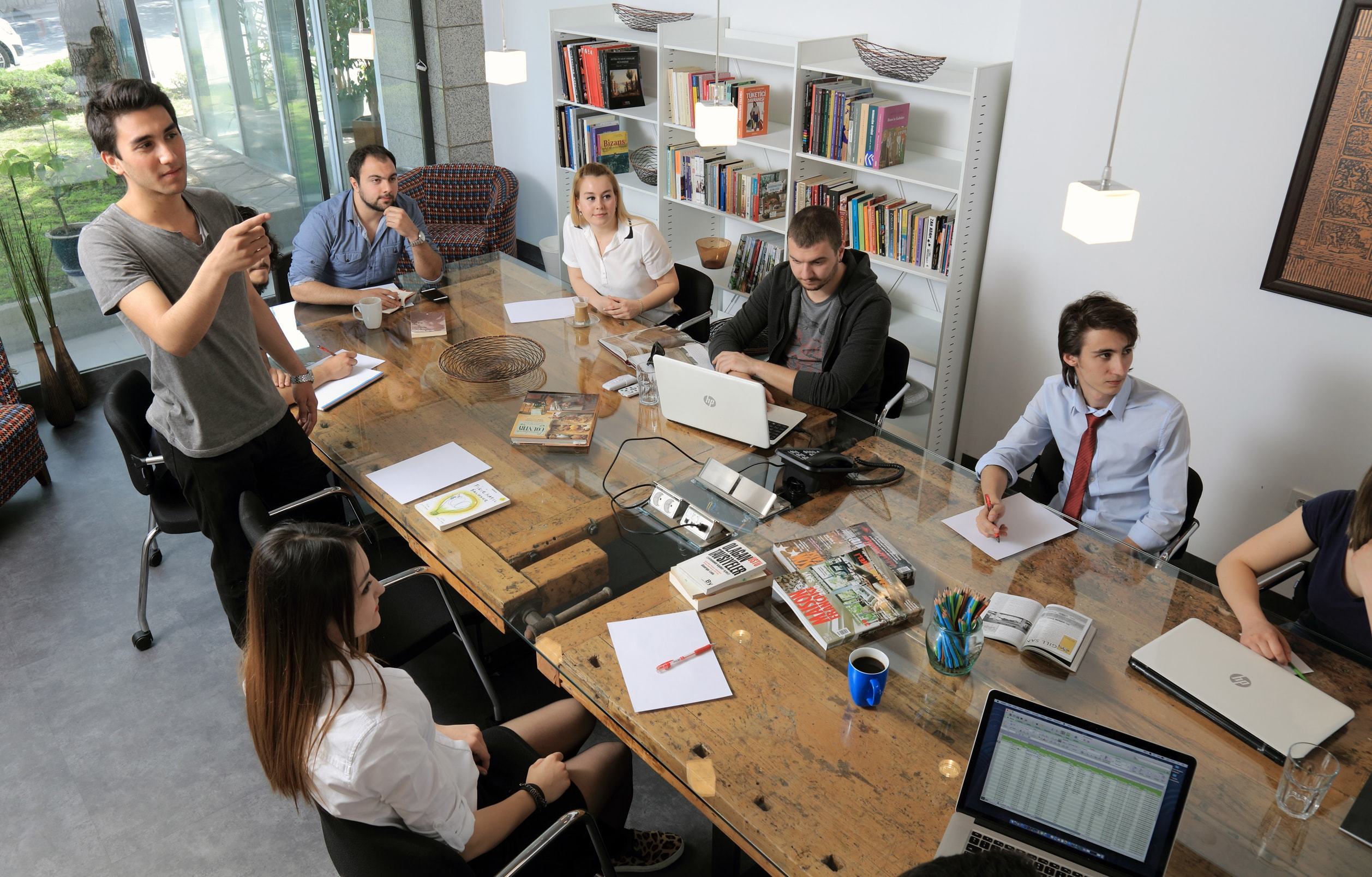 Modern Spacious Meeting Room