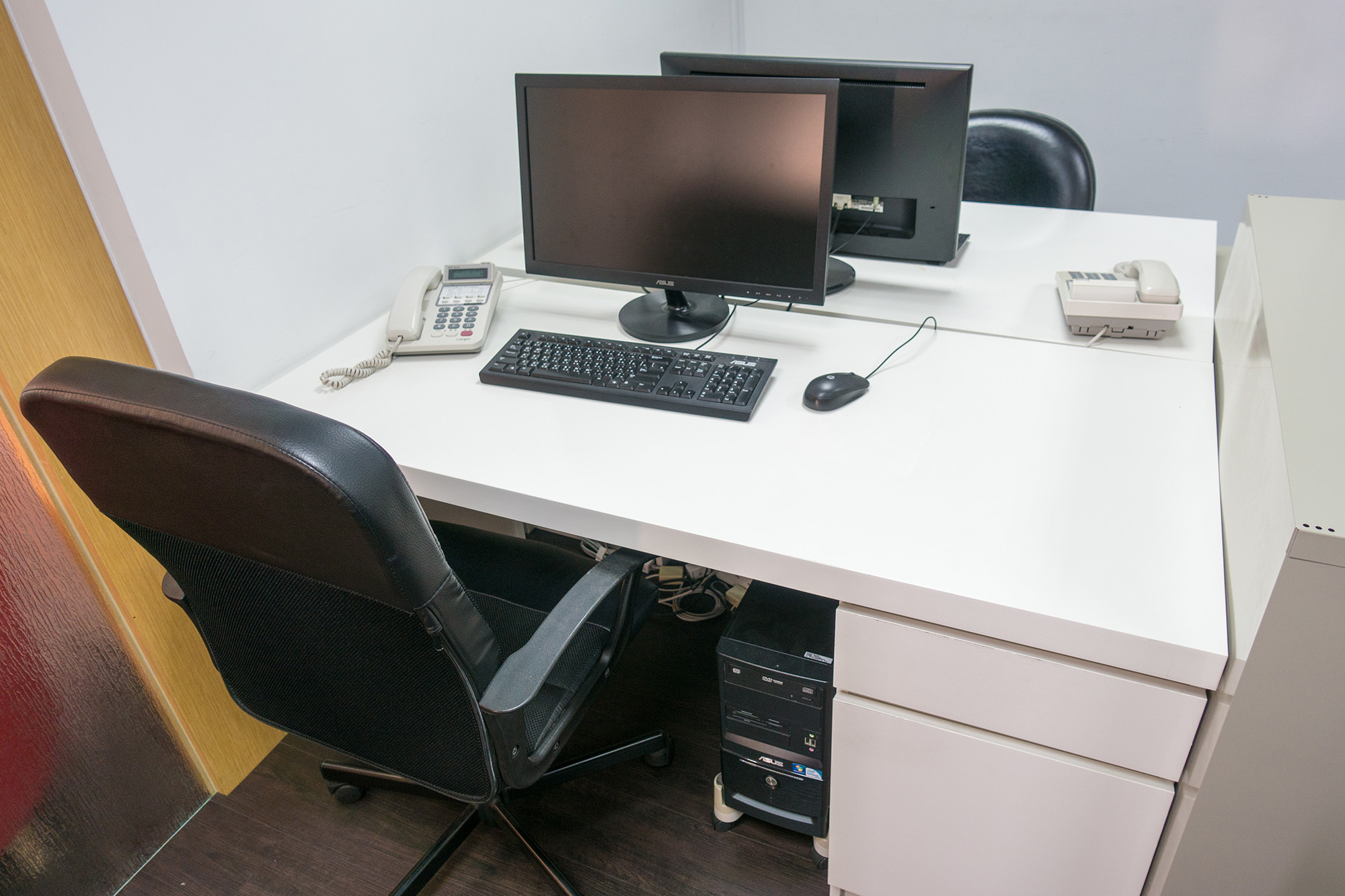 Bai Nien Business Services Dedicated Desk Bai Nien Business Services Dedicated Desk
