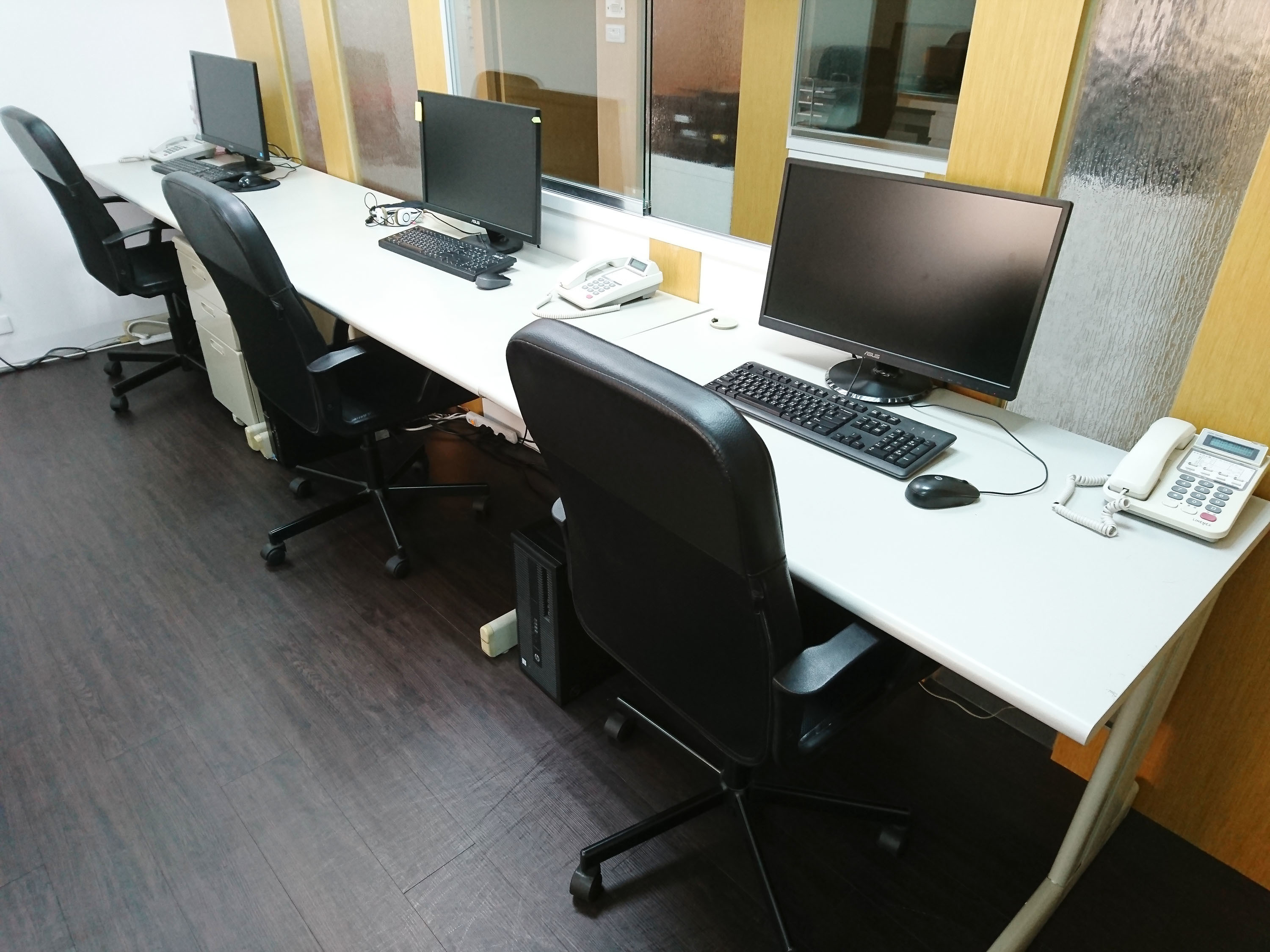 Bai Nien Business Services Dedicated Desk Bai Nien Business Services Dedicated Desk