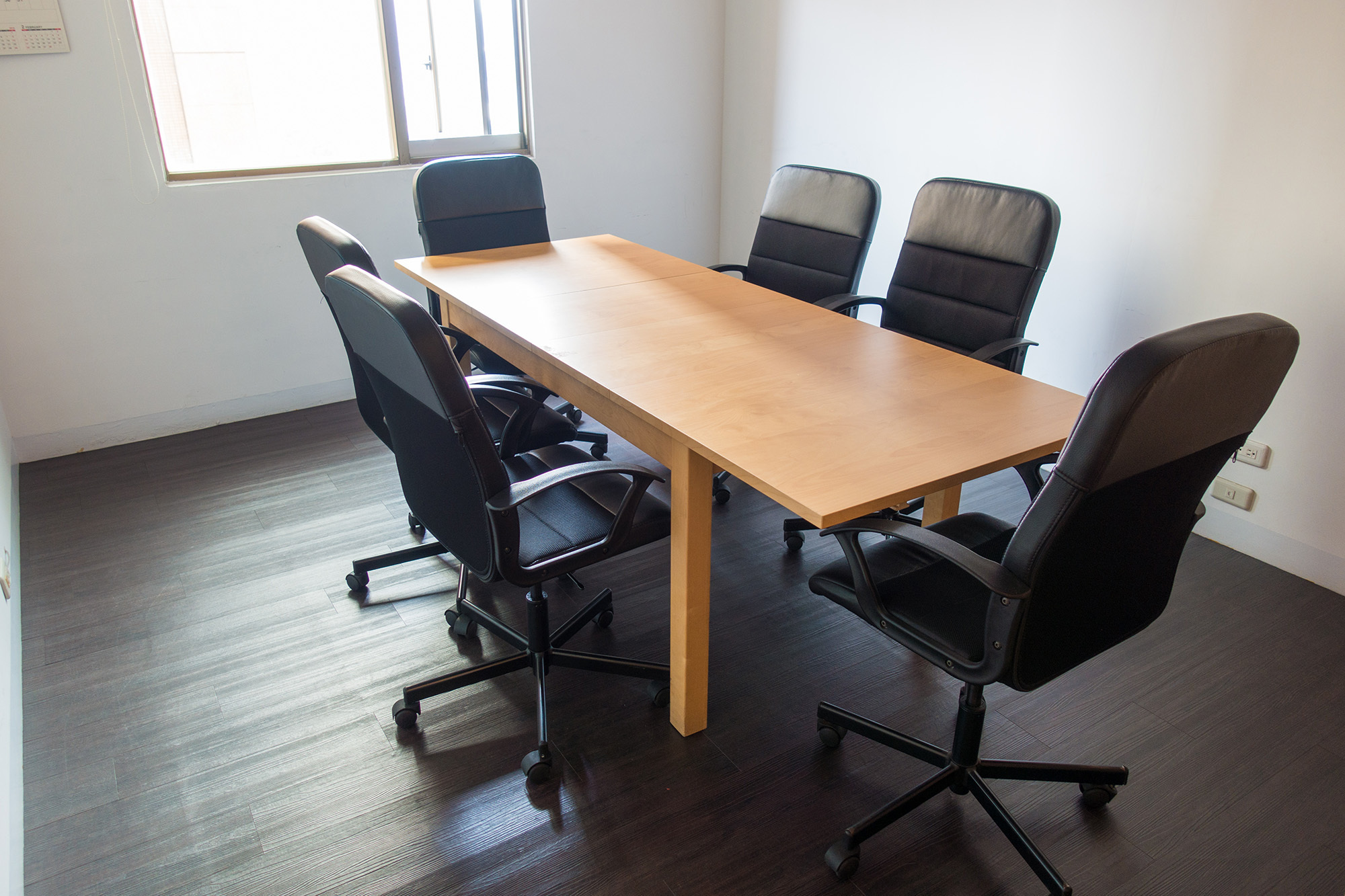 Bai Nien Business Services Dedicated Desk Bai Nien Business Services Dedicated Desk