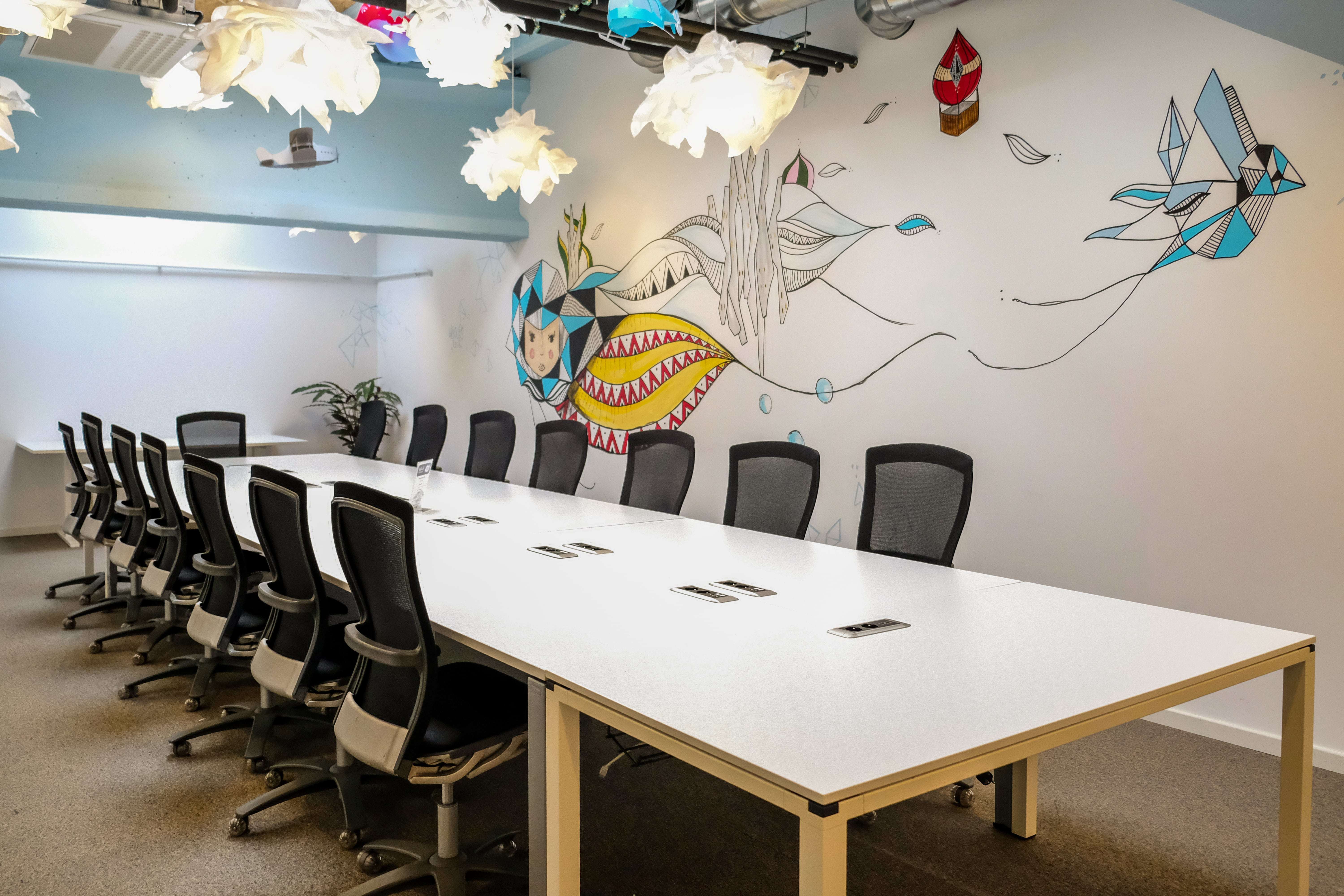 The Clouds: Bright & inspiring meeting space 