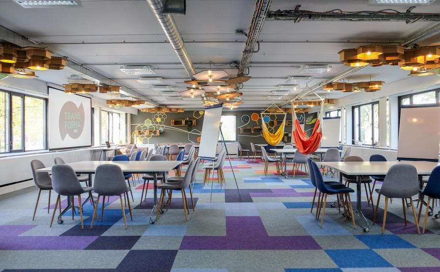 Co-Creation Hall: Creative & modular room design for co-creation meetings Co-Creation Hall: Creative & modular room design for co-creation meetings