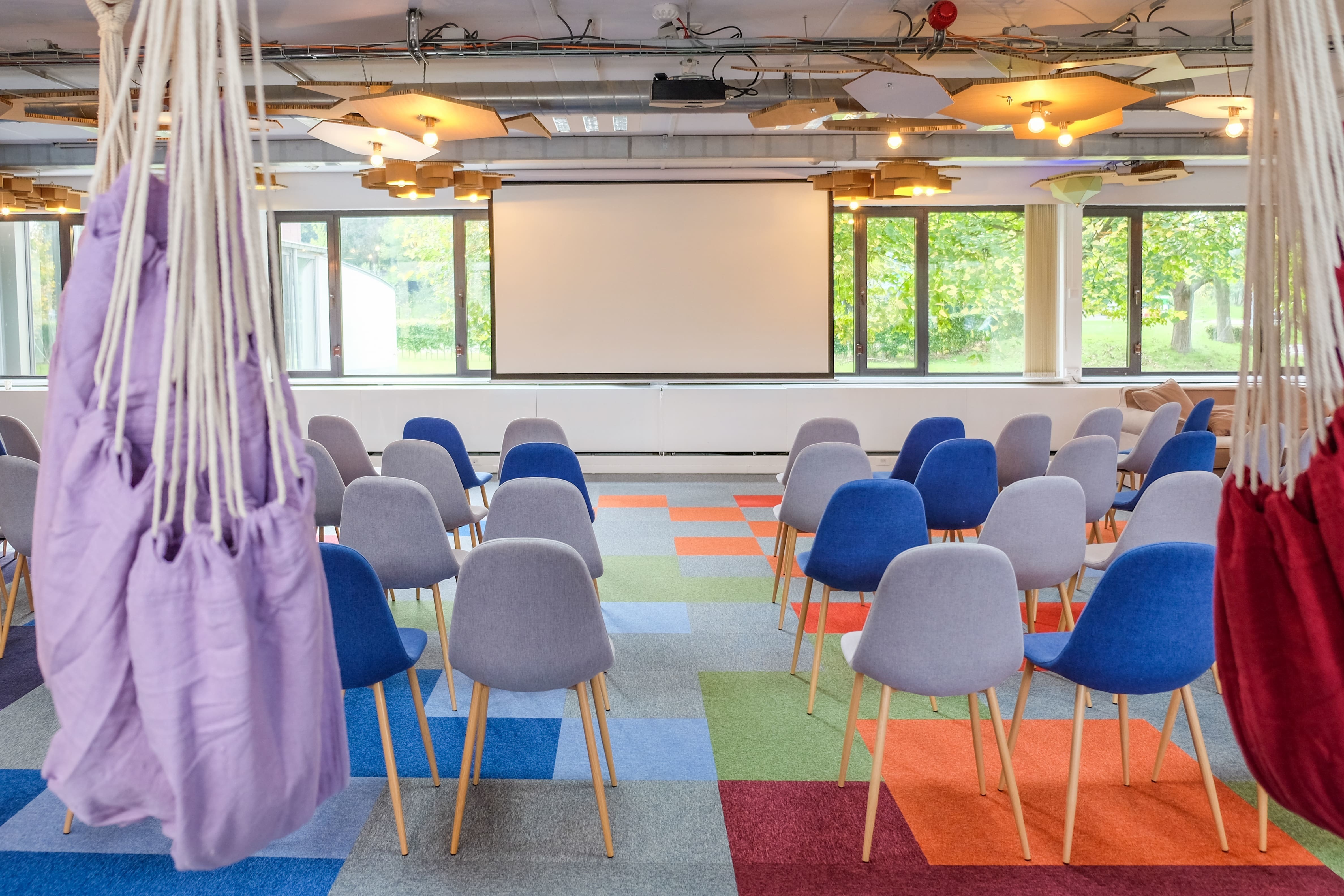 Co-Creation Hall: Creative & modular room design for co-creation meetings Co-Creation Hall: Creative & modular room design for co-creation meetings