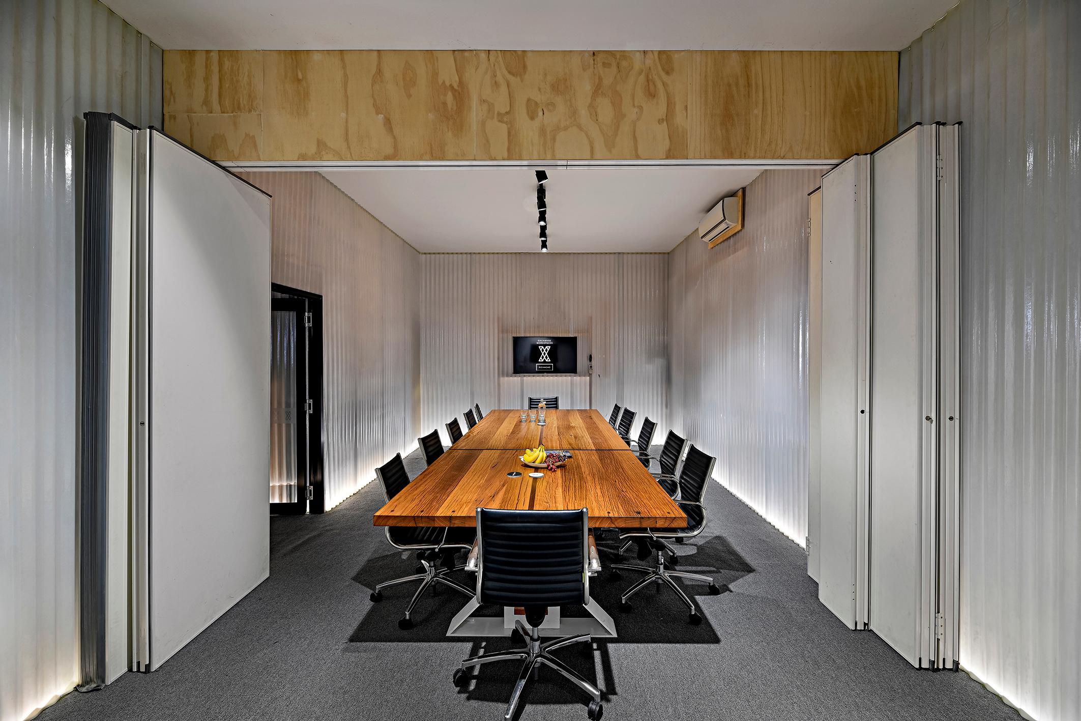 Exchange Workspaces Richmond 20 Person Boardroom Desks Near Me