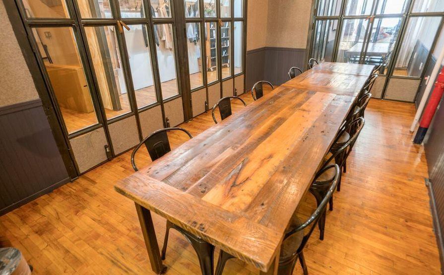 Soho, NYC Meeting Room. Library