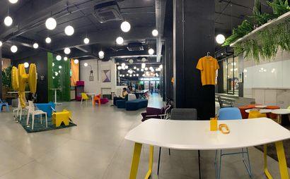 Co-Work @ The Hub Co-Work @ The Hub