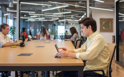 Shared Desks - Hot Desks Shared Desks - Hot Desks
