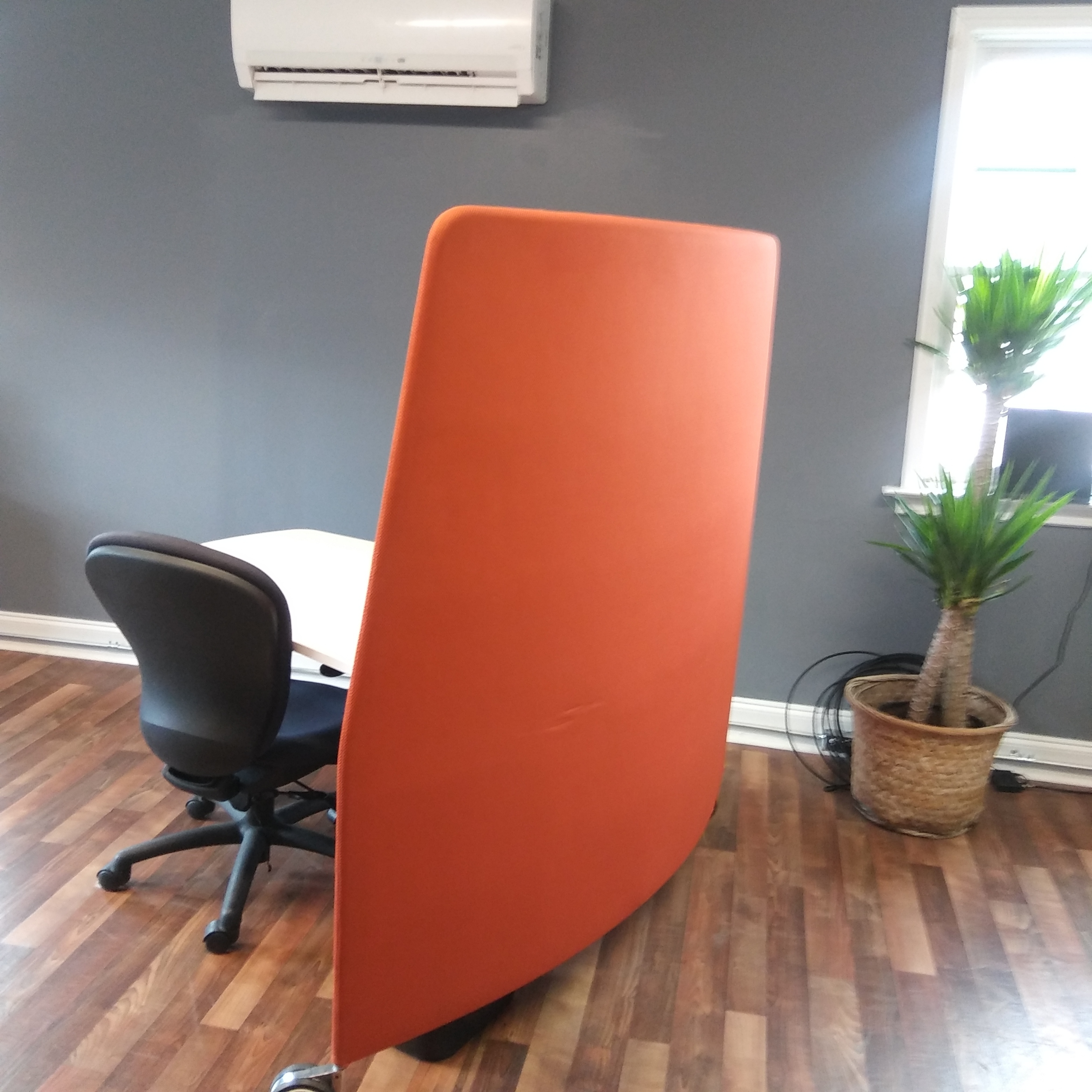 SHARED OPEN-CONCEPT OFFICE SPACE (Office Sub-lease - 2 month minimum; flexible office hours) SHARED OPEN-CONCEPT OFFICE SPACE (Office Sub-lease - 2 month minimum; flexible office hours)