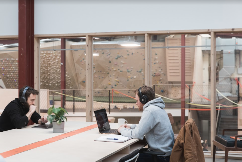 YONDER Workspace Flexi & Permanenet Desks YONDER Workspace Flexi & Permanenet Desks