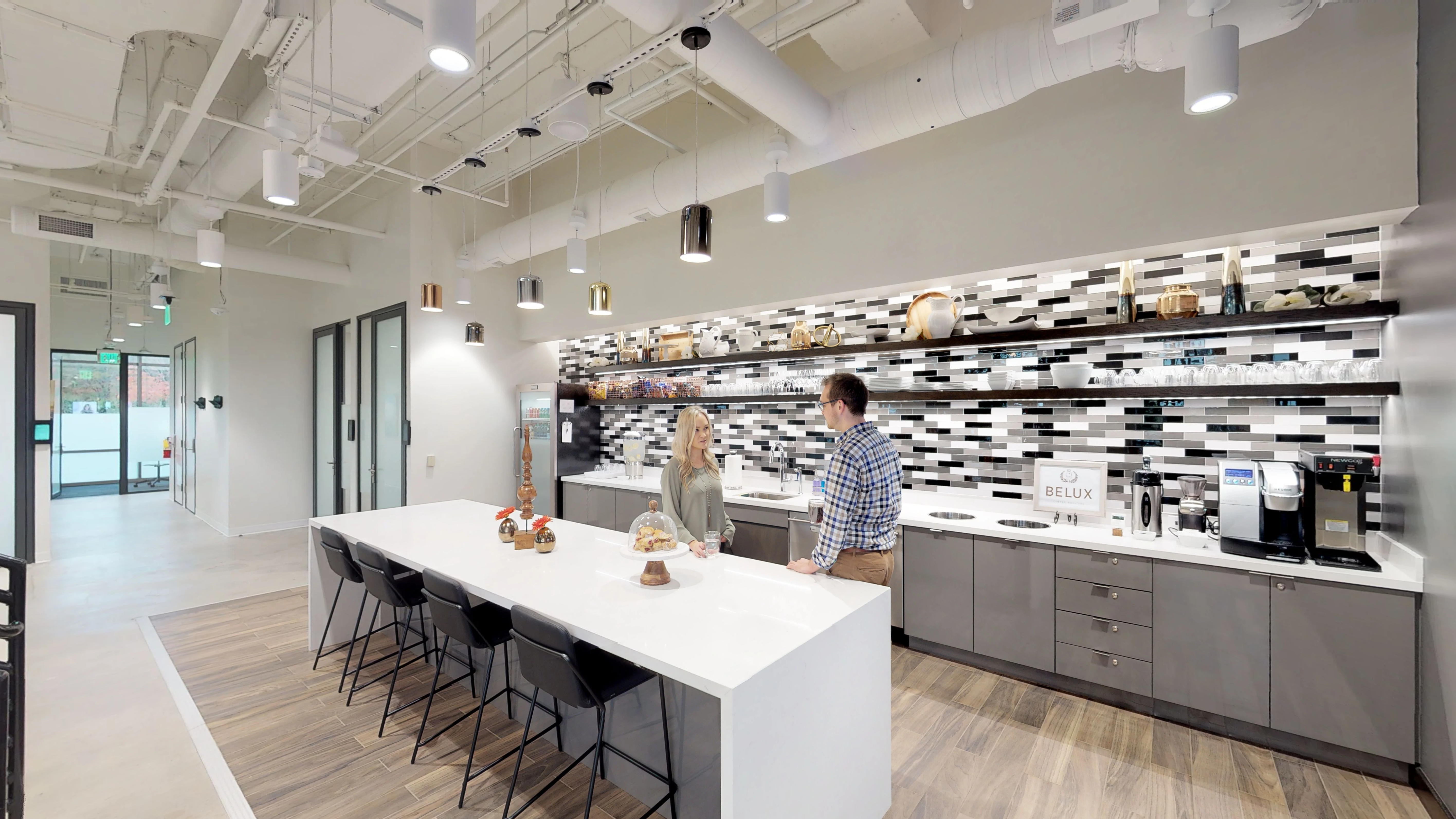 Large Team Room (14 people)