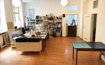 Creative studio – desk space available Creative studio – desk space available