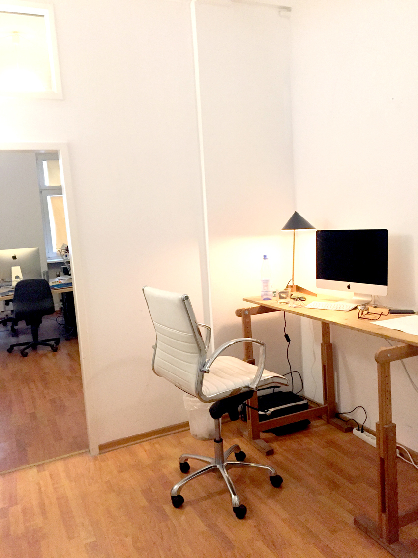 Creative studio – desk space available