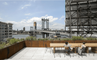 Multiple Desks in Creative Office Multiple Desks in Creative Office